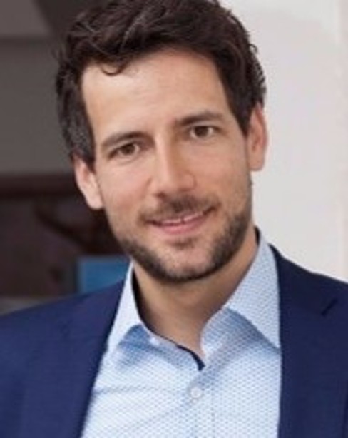 Tim Oehme - Professional headshot